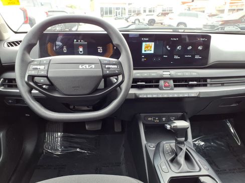 Used 2025 Kia K4 FWD image 8