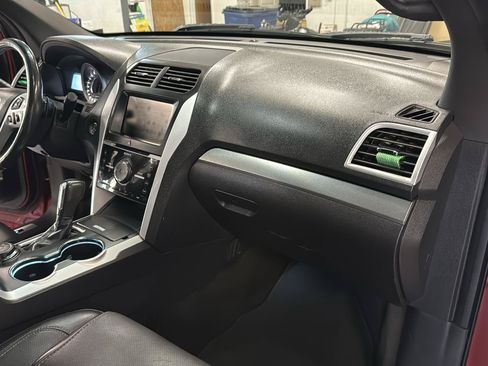 Used 2015 Ford Explorer Sport w/ Equipment Group 401A AWD/4WD image 57