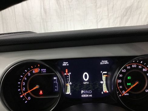 Used 2021 Jeep Wrangler Unlimited Sport AWD/4WD image 32
