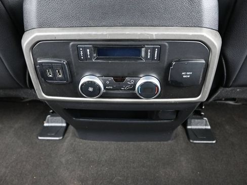 Used 2020 Ford Expedition XLT w/ Equipment Group 202A RWD image 12