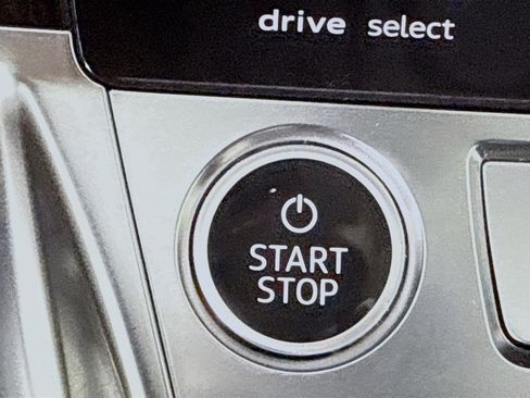 Used 2024 Audi Q8 e-tron Premium Plus w/ Premium Plus Package image 21