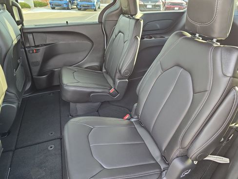 New 2026 Chrysler Voyager LX image 21