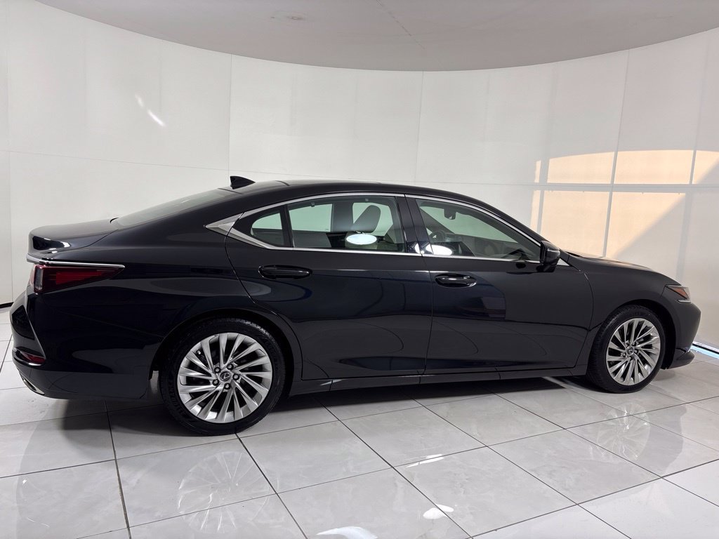 Used 2021 Lexus ES 350 Ultra Luxury w/ Accessory Package 2 FWD image 6