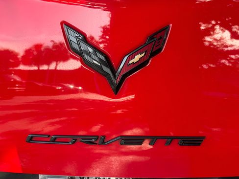 Used 2017 Chevrolet Corvette Stingray Coupe w/ 1LT RWD image 28
