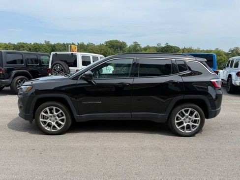 Used 2024 Jeep Compass Latitude AWD/4WD image 6