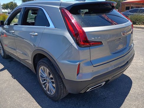 Used 2025 Cadillac XT4 Premium Luxury FWD image 7