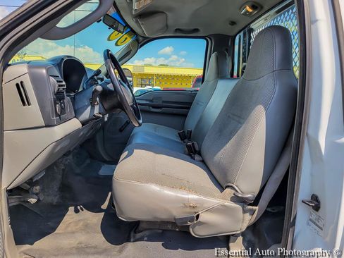 Used 2006 Ford F450 2WD Regular Cab Super Duty image 9
