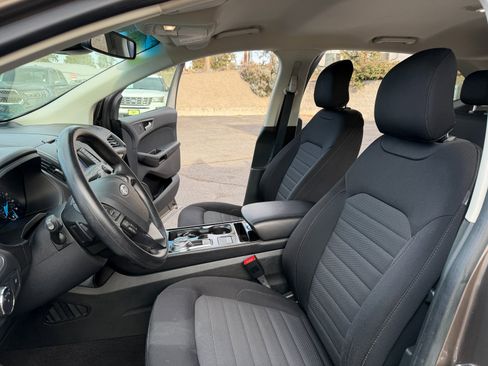 Used 2019 Ford Edge SE image 15
