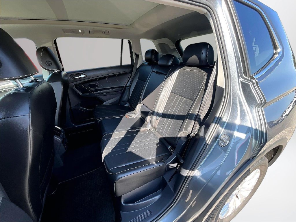 Used 2022 Volkswagen Tiguan SE AWD/4WD image 25