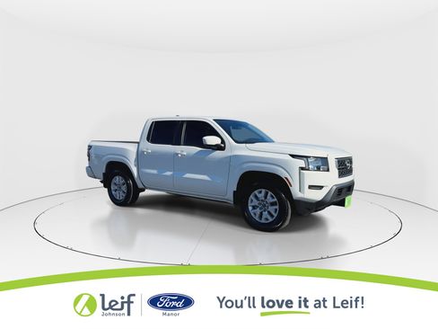 Used 2022 Nissan Frontier SV w/ Technology Package image 2