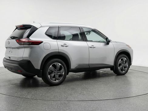 Used 2025 Nissan Rogue SV FWD image 9