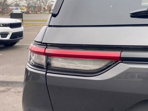 New 2025 Jeep Grand Cherokee Limited image 16