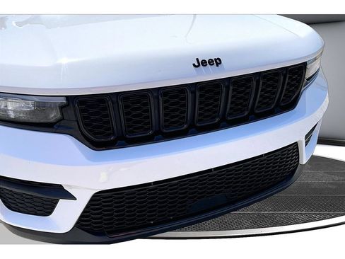 Certified 2023 Jeep Grand Cherokee Altitude AWD/4WD image 53