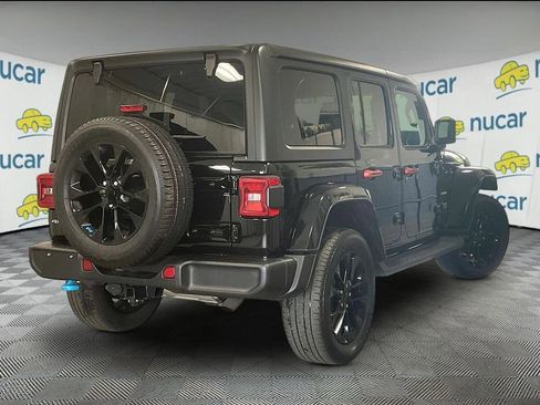 Used 2023 Jeep Wrangler Unlimited Sahara w/ Cold Weather Group AWD/4WD image 6