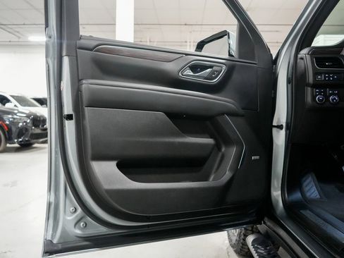 Used 2023 Chevrolet Suburban Z71 image 22