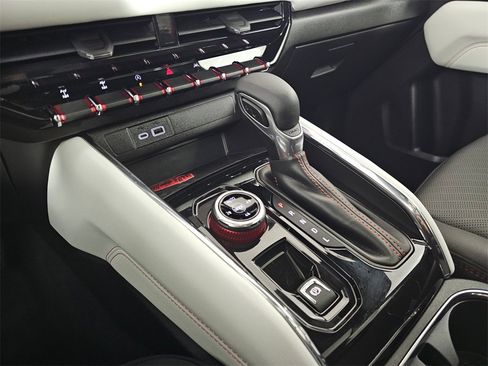 Used 2023 GMC Canyon AT4X w/ Edition 1 image 31