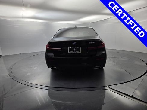 Certified 2022 BMW 530i w/ Convenience Package image 9
