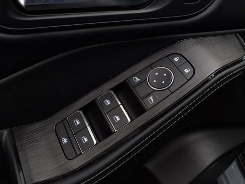 Used 2025 Nissan Rogue SL w/ SL Premium Package image 39