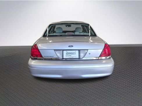Used 2007 Ford Crown Victoria LX RWD image 6