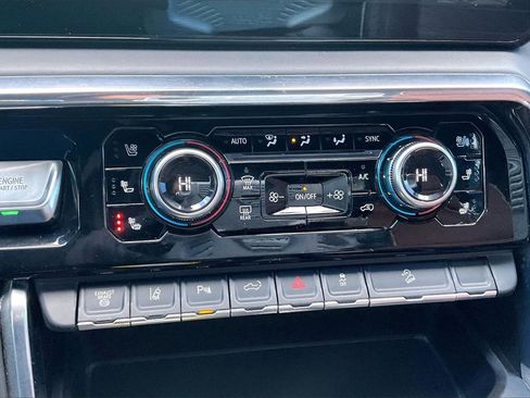 Used 2025 GMC Sierra 2500 Denali Ultimate image 16