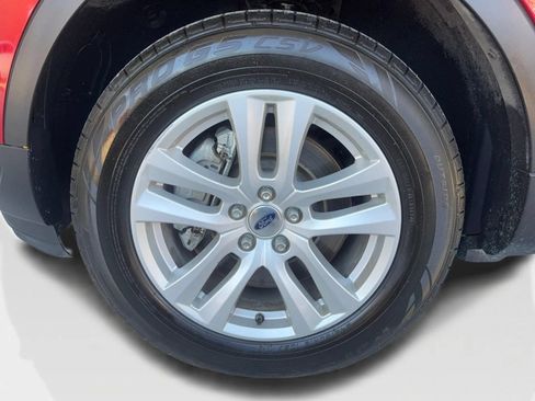 Used 2018 Ford Explorer XLT w/ Equipment Group 201A AWD/4WD image 11