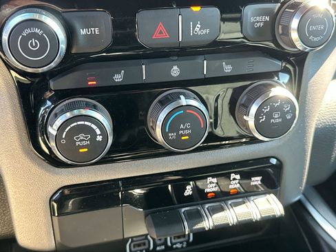 Used 2025 RAM 1500 Lone Star image 18