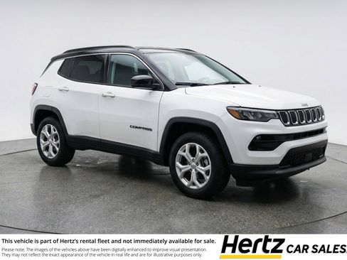 Used 2025 Jeep Compass Latitude image 1