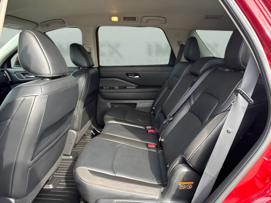Used 2022 Nissan Pathfinder SL AWD/4WD image 23