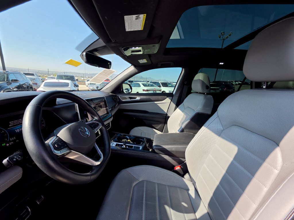 Used 2024 Volkswagen Atlas Cross Sport SEL R-Line AWD/4WD image 16