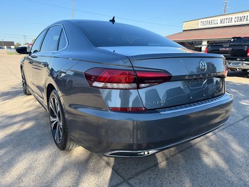 Used 2021 Volkswagen Passat 2.0T SE image 5