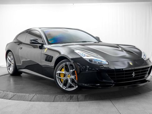Used 2018 Ferrari GTC4Lusso T RWD image 1