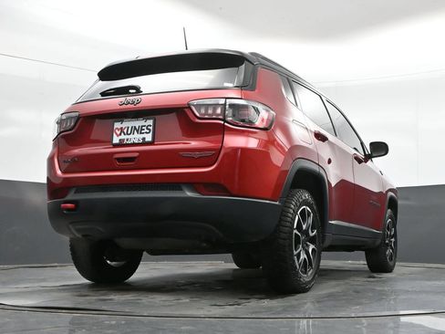 Used 2025 Jeep Compass Trailhawk AWD/4WD image 41