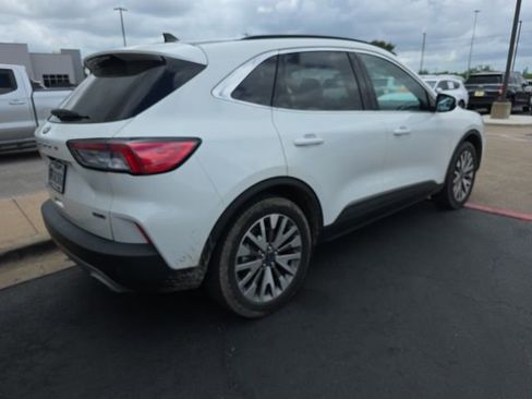 Used 2020 Ford Escape Titanium w/ Titanium Premium Package 2.0 image 4