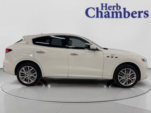 Used 2022 Maserati Levante GT image 2