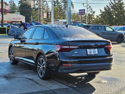 Used 2024 Volkswagen Jetta Sport image 6