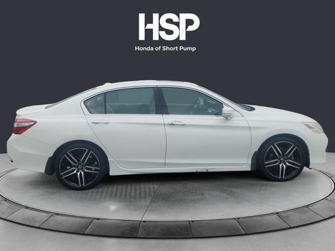 Used 2017 Honda Accord Touring image 6