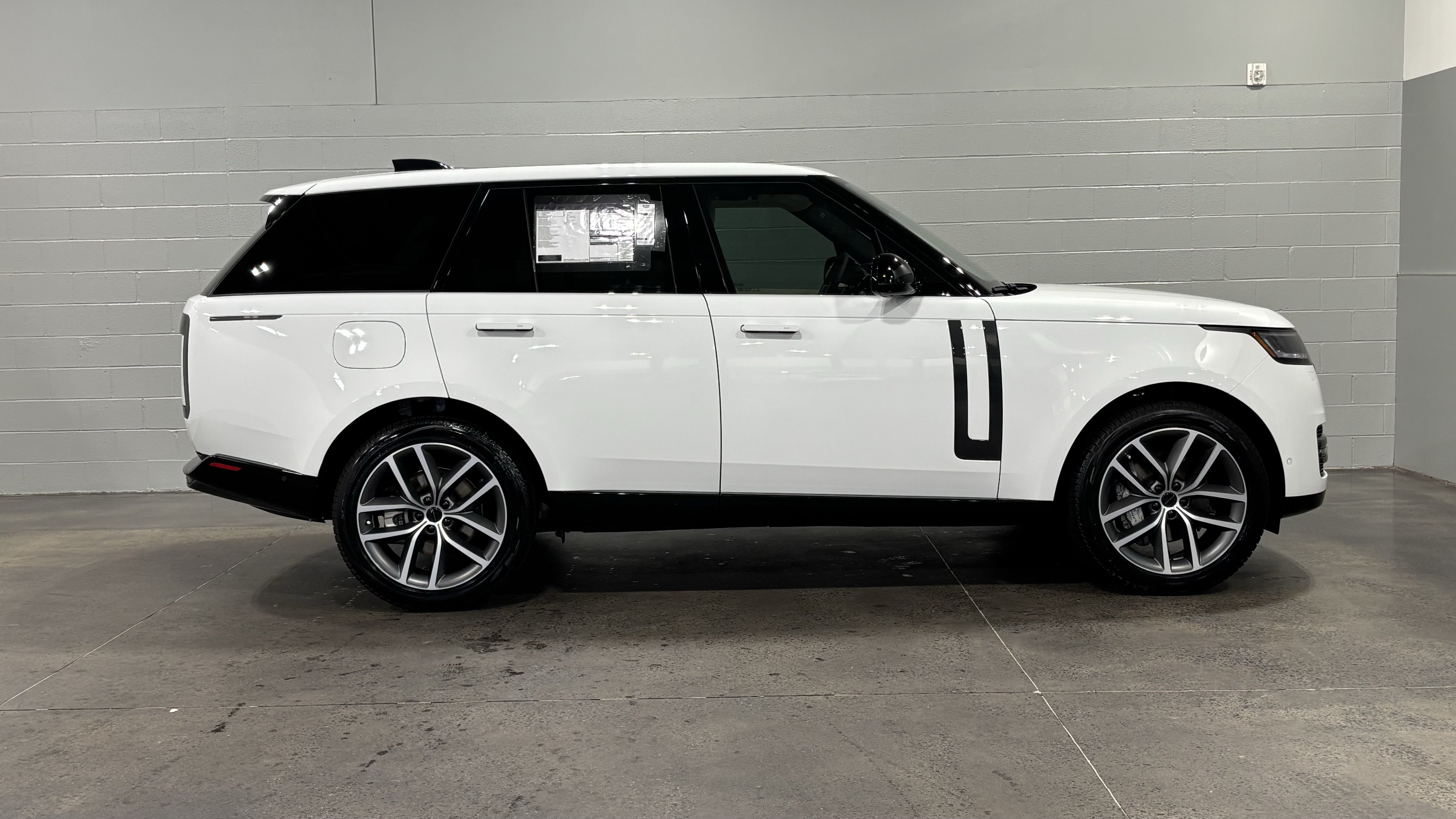 New 2026 Land Rover Range Rover SE AWD/4WD image 13