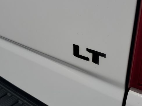 Used 2022 Chevrolet Silverado 1500 LT Trail Boss w/ Safety Package AWD/4WD image 8
