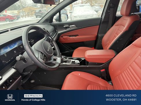 Used 2025 Kia Sportage SX image 14