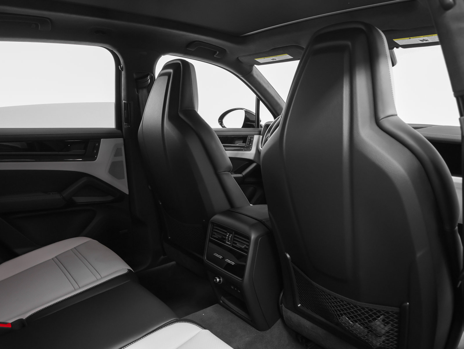 Certified 2026 Porsche Cayenne GTS AWD/4WD image 29