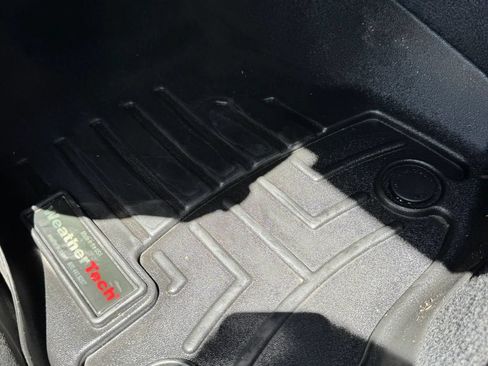 Used 2018 Jeep Wrangler Unlimited Rubicon w/ LED Lighting Group AWD/4WD image 26