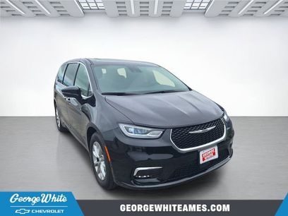 Used 2026 Chrysler Pacifica Limited