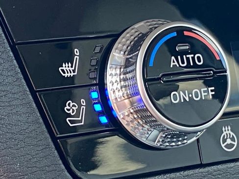 New 2025 Mitsubishi Outlander SEL image 8