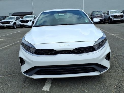 Used 2024 Kia Forte LXS FWD image 2