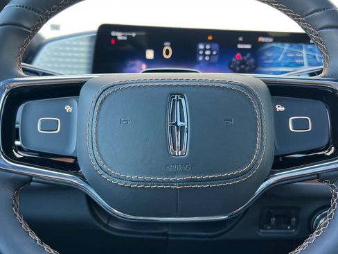 Used 2025 Lincoln Navigator Black Label AWD/4WD image 25