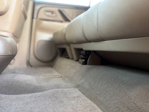 Used 2002 Toyota Sequoia Limited AWD/4WD image 79
