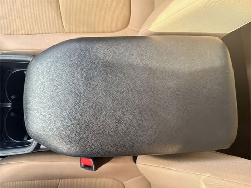 Used 2022 Toyota RAV4 LE image 24