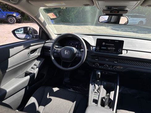 Used 2025 Honda Accord SE image 36