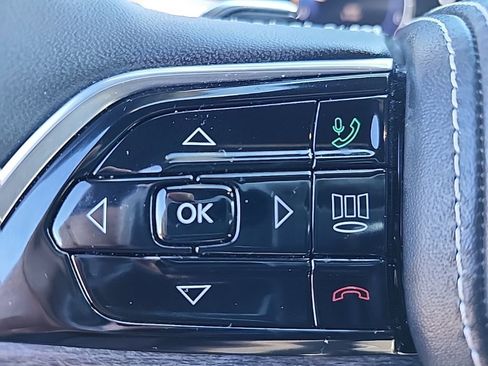 Certified 2024 Jeep Grand Cherokee Overland image 31