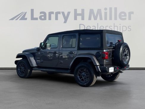 Used 2021 Jeep Wrangler Unlimited Sahara w/ Cold Weather Group image 3